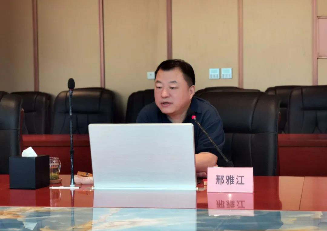 娱乐圈最新恋情公布，与大自然的浪漫乐章