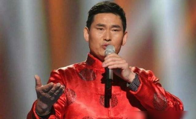 大衣哥朱之文最新演出，展现变化、自信与成就的力量之旅