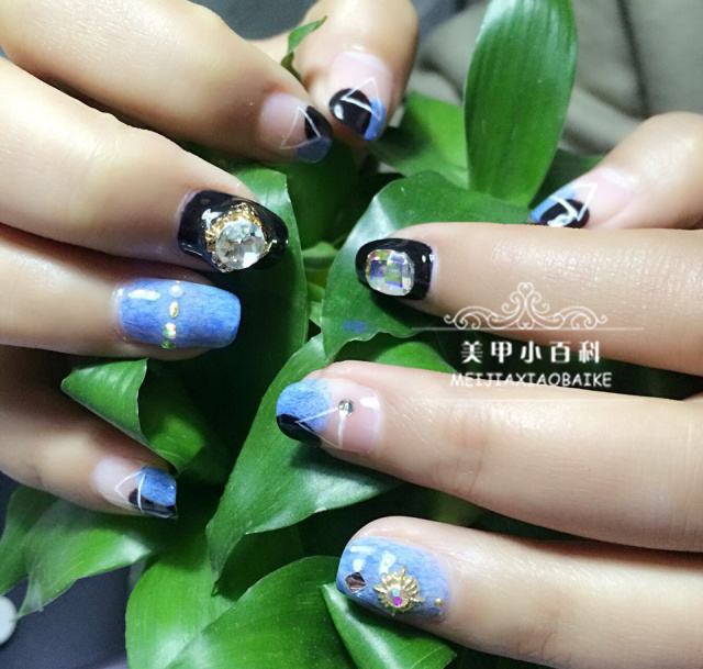 最新秀美甲拍摄指南，从零基础到大师之路，展现指尖的自信与力量