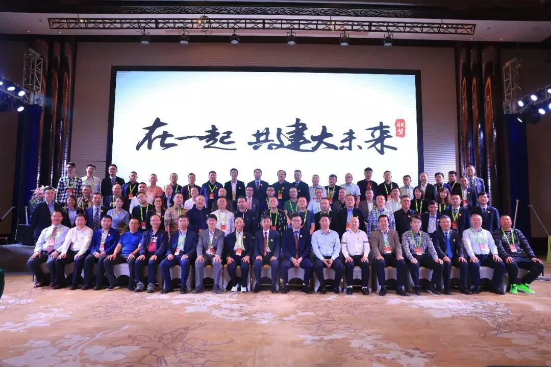中联重科业绩喜人，机械梦与友情故事在小城绽放