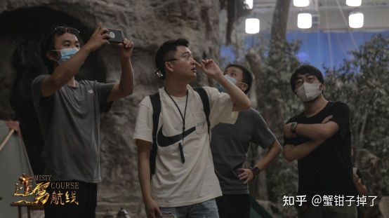 迷雾中的心灵之旅，与自然美景对话，探寻内心平和之地